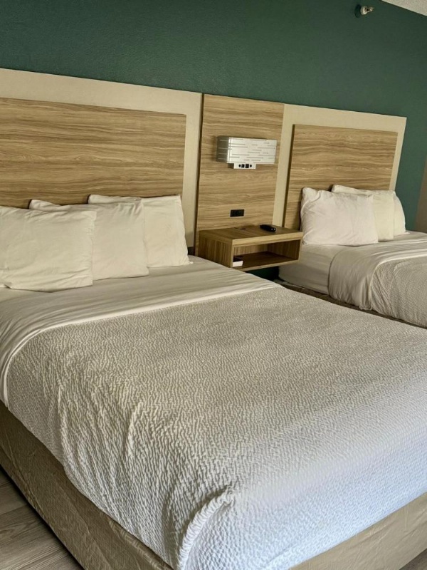 Cedar Bluff Inn image 10