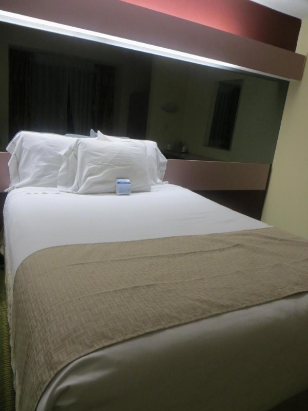 Cedar Bluff Inn image 11