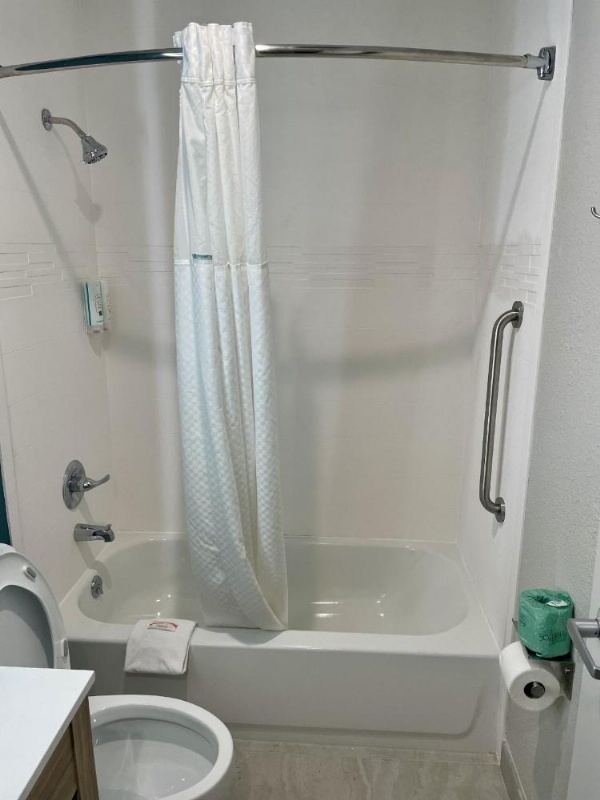 Cedar Bluff Inn image 14